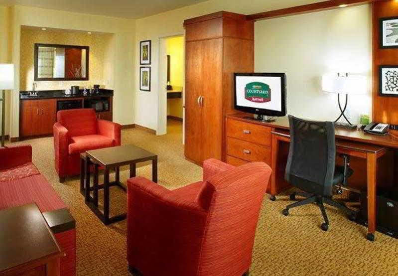 מלון Courtyard By Marriott Pittsburgh Washington Meadow Lands מראה חיצוני תמונה